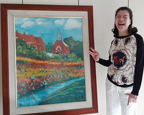 腦麻畫家吳宜倫，疫情中感恩與回饋 義賣畫作捐心路，幫助籌募服務經費